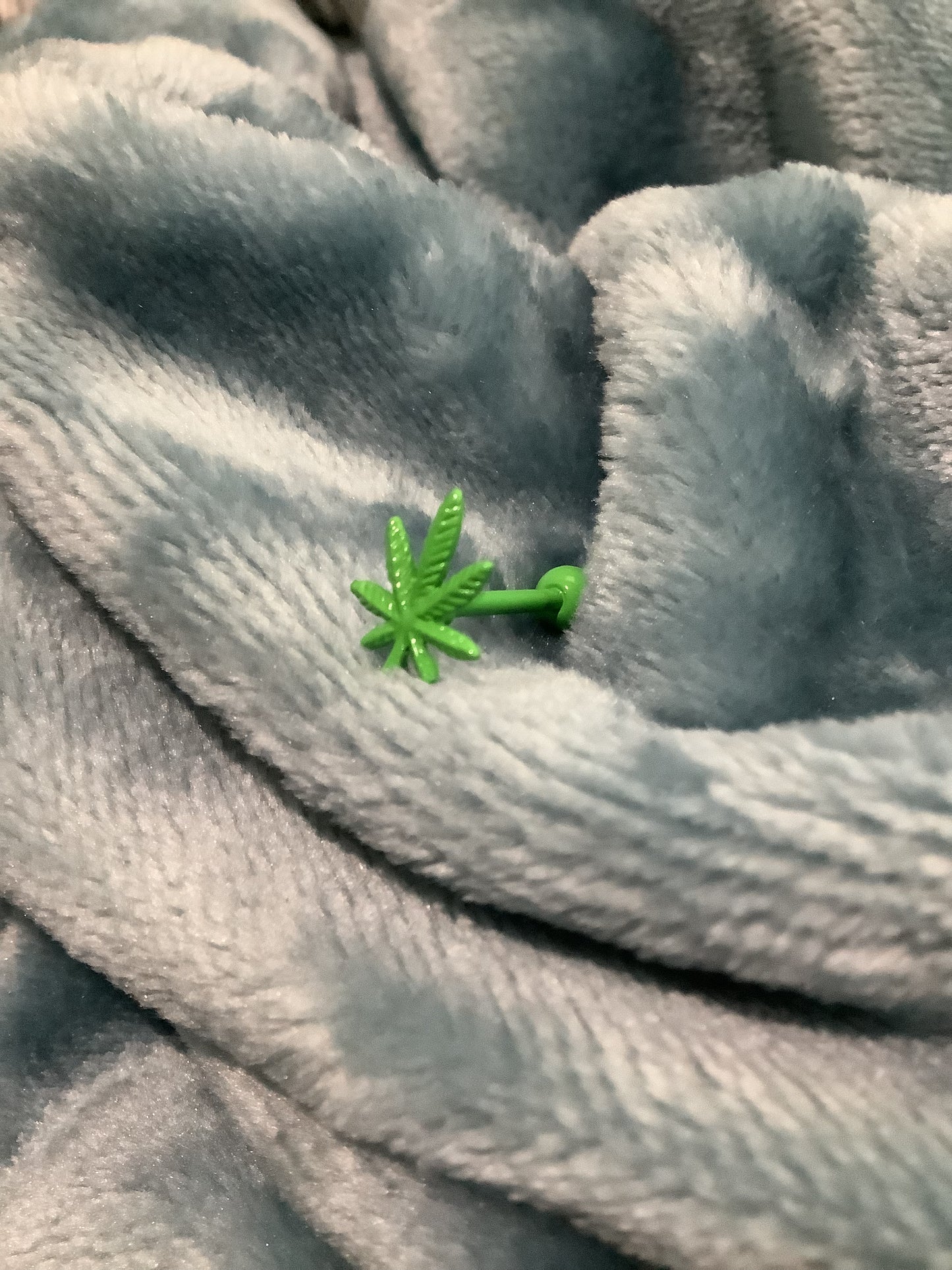 420 Leaf Tongue Ring