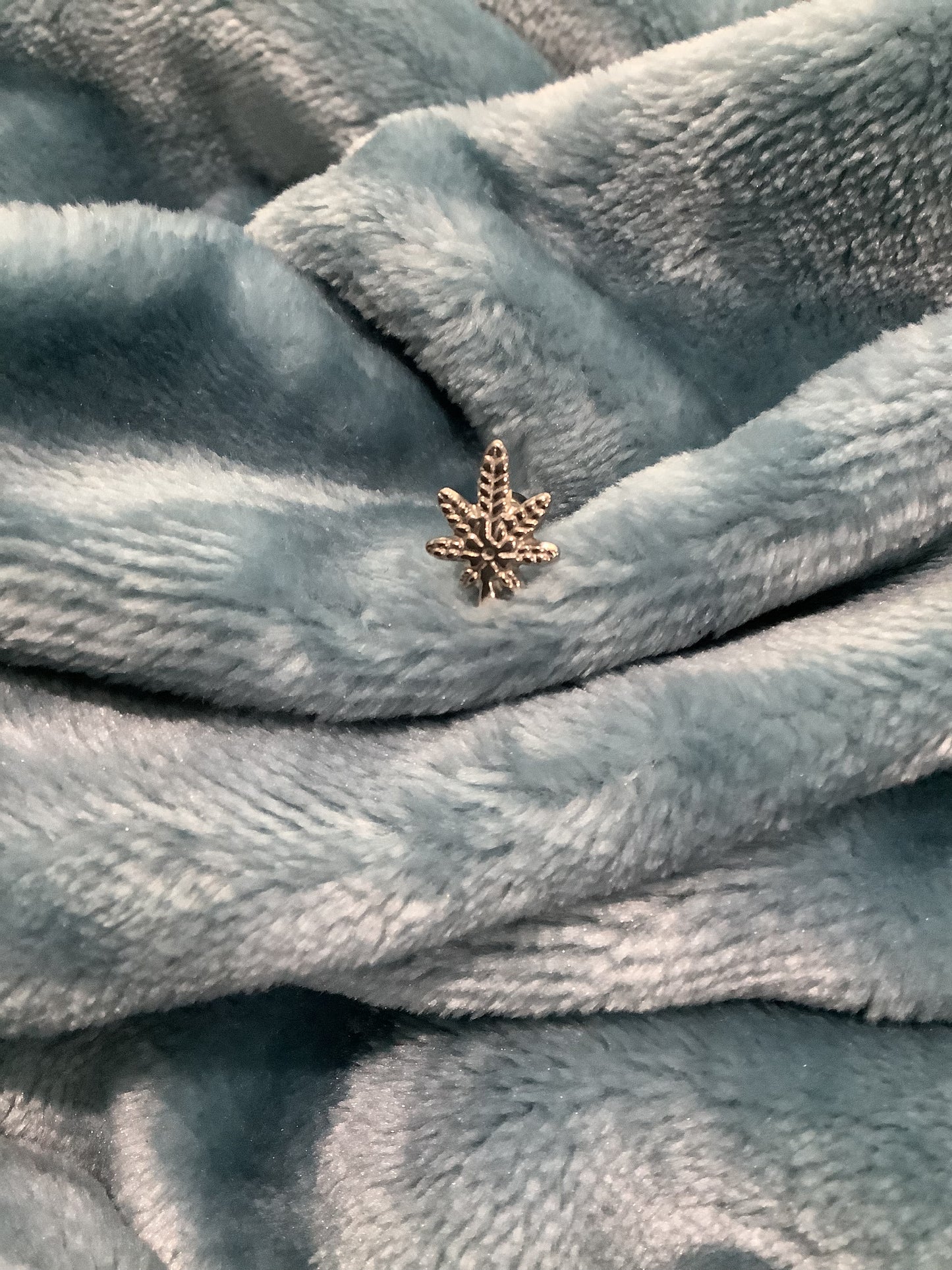 420 Leaf Tongue Ring