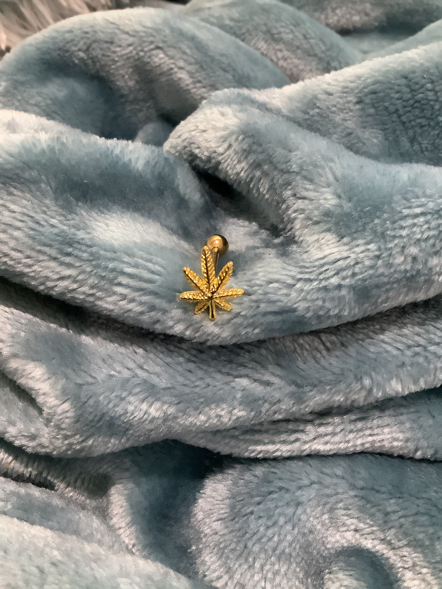 420 Leaf Tongue Ring