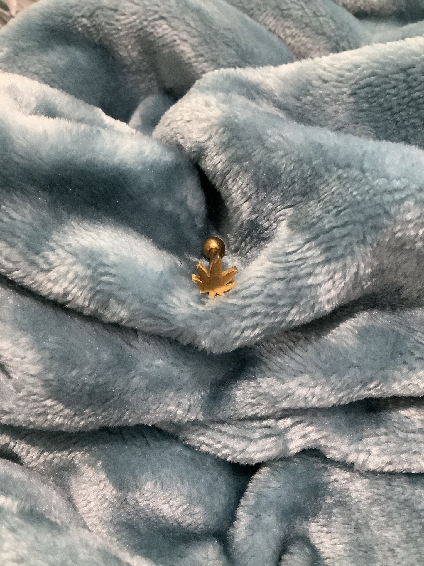 420 Leaf Tongue Ring